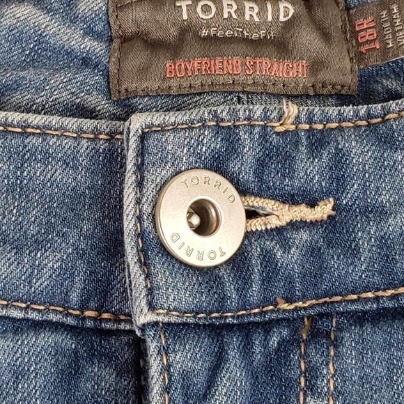 Torrid Jean Vintage Stretch Womens 18R Light Wash Distressed Boyfriend Straight - Picture 4 of 12